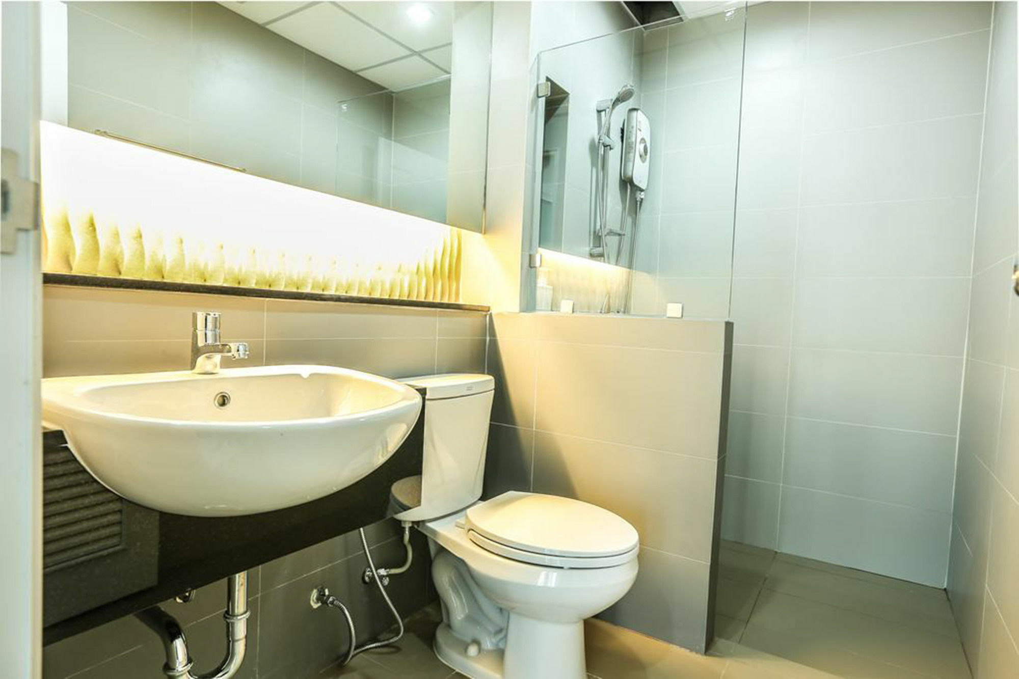Central Place Serviced Apartment Angsila Chonburi Eksteriør bilde