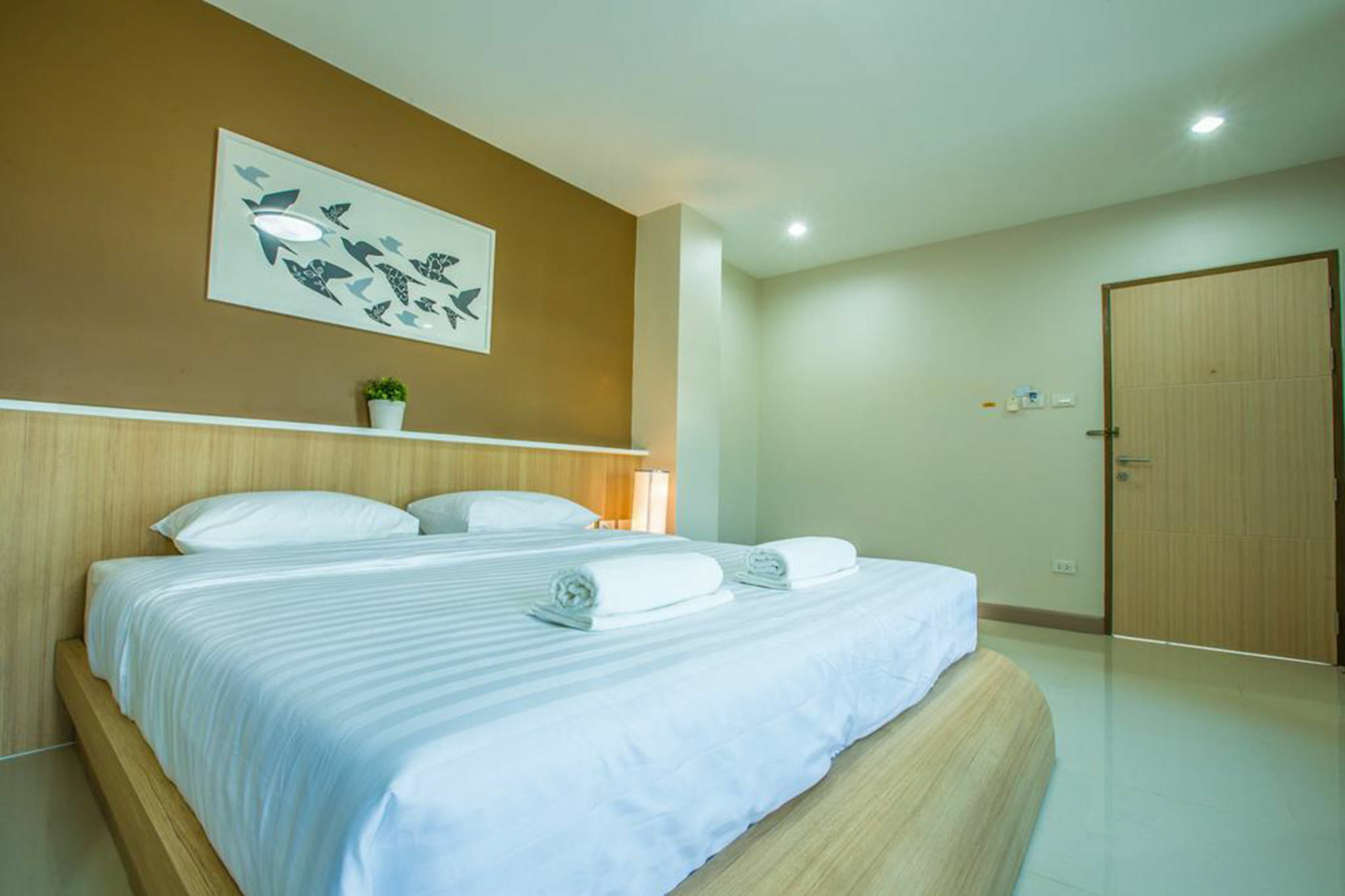 Central Place Serviced Apartment Angsila Chonburi Eksteriør bilde