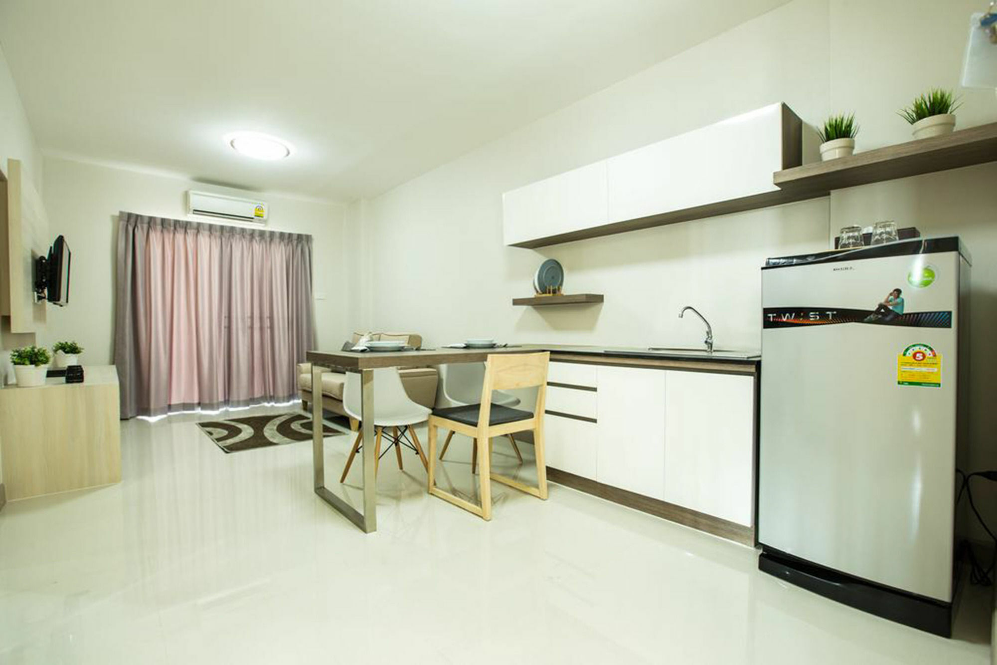 Central Place Serviced Apartment Angsila Chonburi Eksteriør bilde