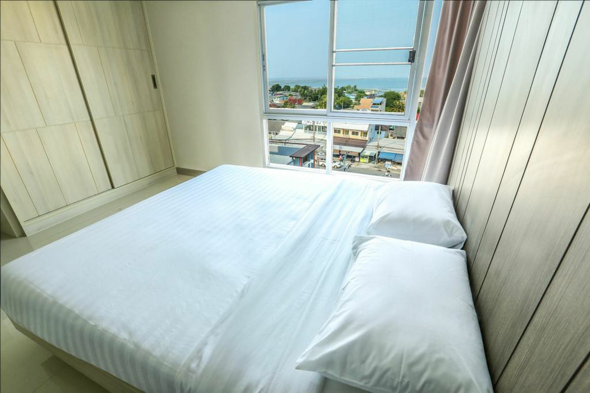 Central Place Serviced Apartment Angsila Chonburi Eksteriør bilde
