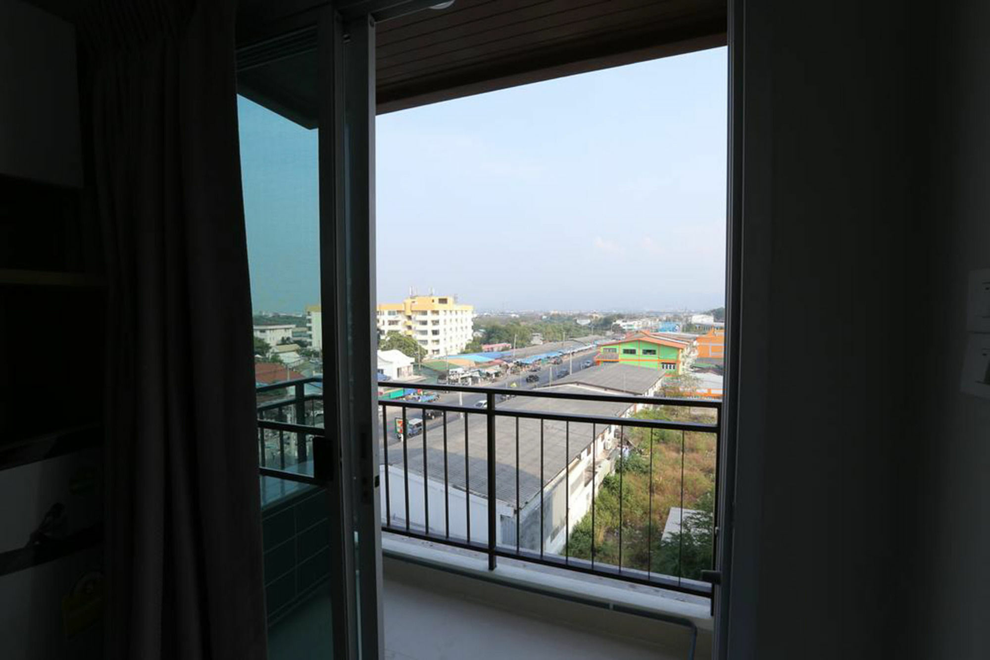 Central Place Serviced Apartment Angsila Chonburi Eksteriør bilde