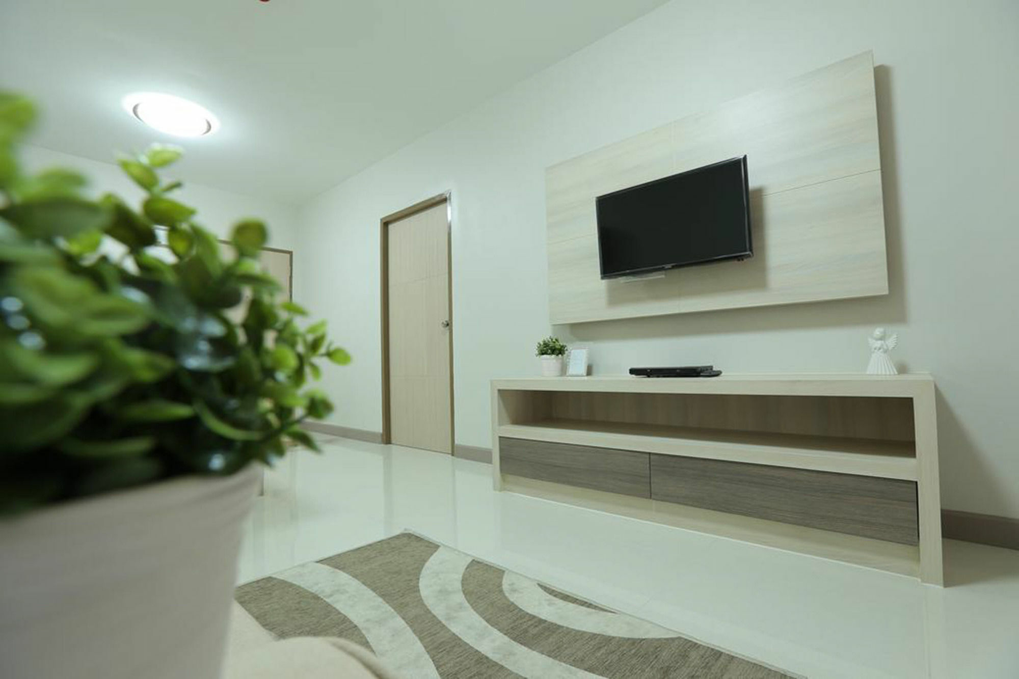 Central Place Serviced Apartment Angsila Chonburi Eksteriør bilde