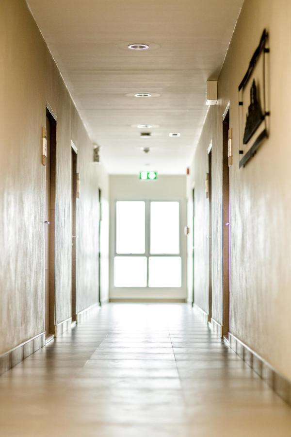 Central Place Serviced Apartment Angsila Chonburi Eksteriør bilde